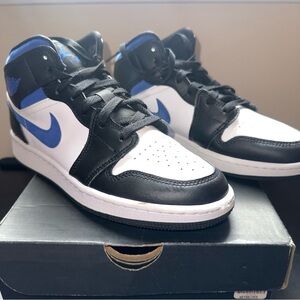 Jordan 1 Mid - Black Racer Blue pre owned size 5